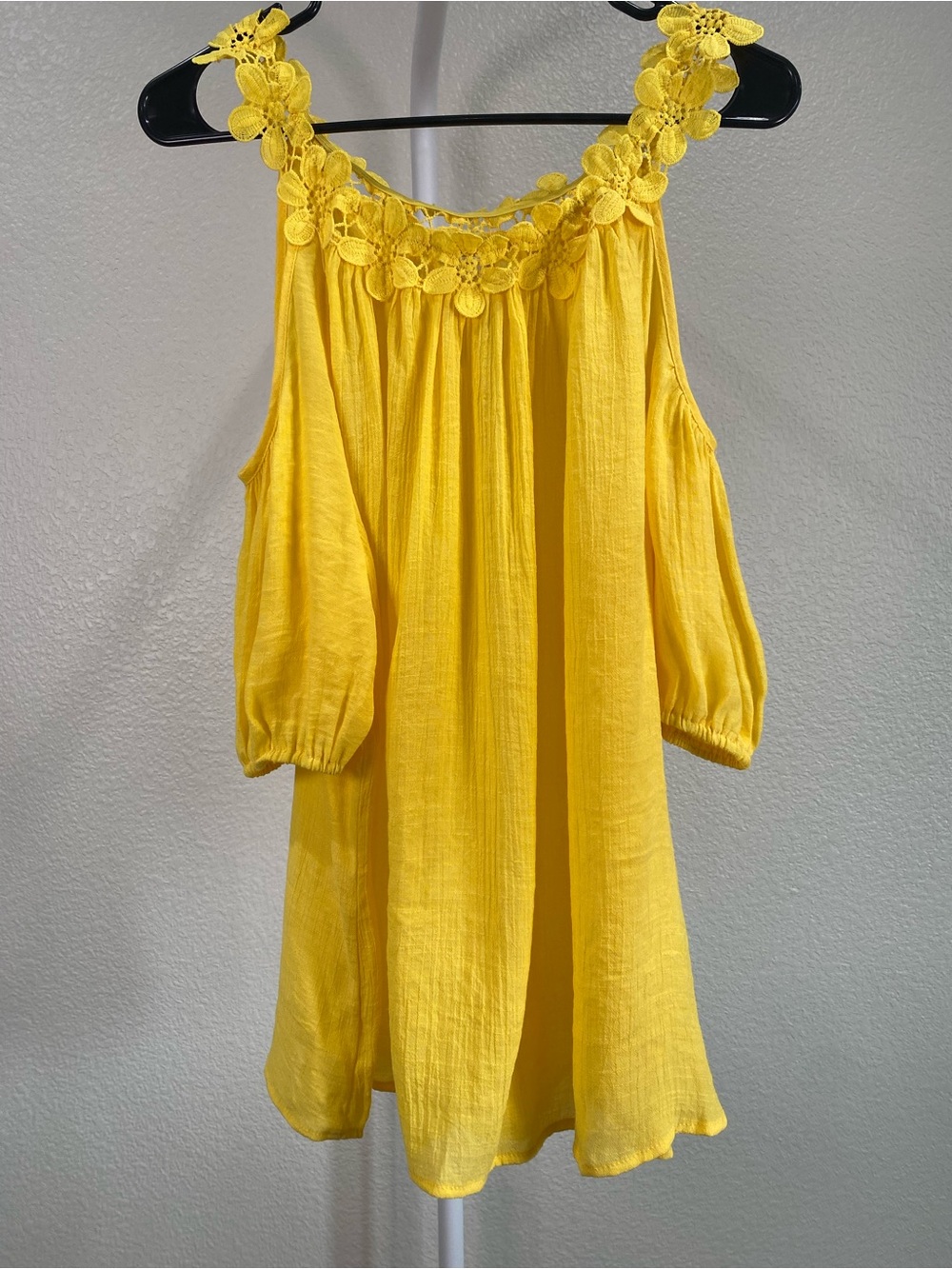 Eat. 1946 Women’s Yellow Flower Embellished Cold Shoulder Blouse XL